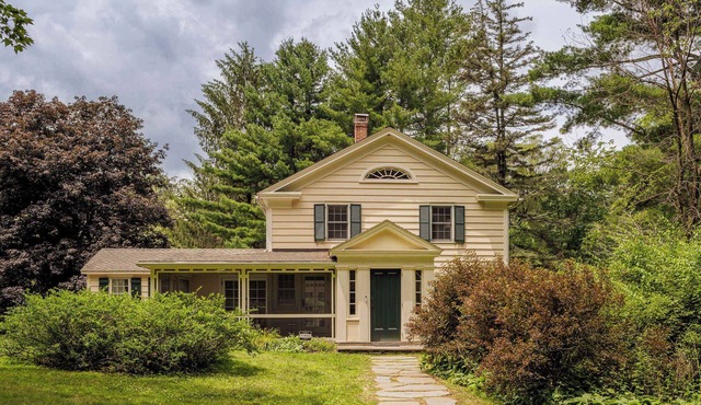 The Whistling Oak: Pristine Pond | Tranquility