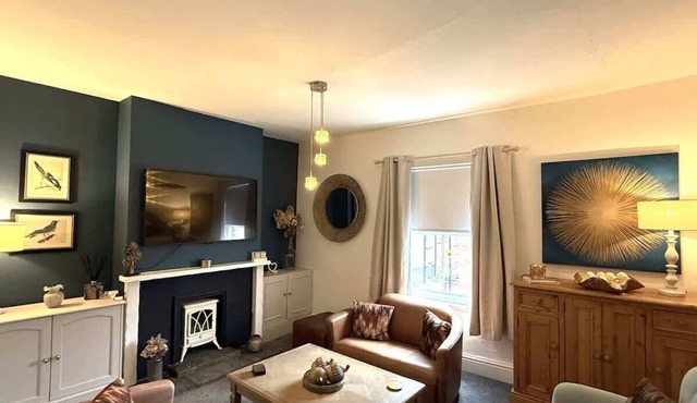 The Whitchurch Apartment- The Painted Rooms