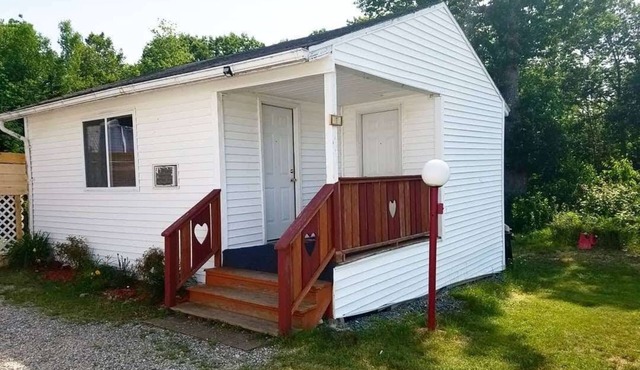 The White 2 Bedroom Cottage @Twin Hills Cottages