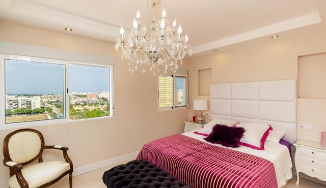 The White Apartment: Luxury, Beach and Design