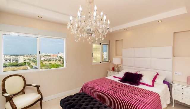 The White Apartment: Luxury, Beach and Design.