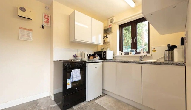 The White House Holiday Cottage - Pass the Keys