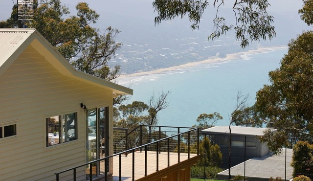 The White House - Lorne