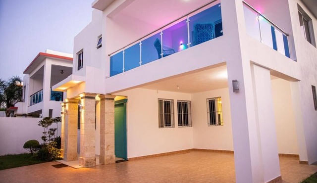 THE WHITE HOUSE OF GURABO