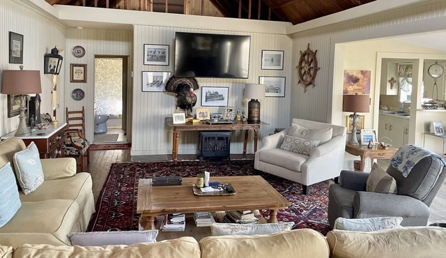 The White House on Moon Lake, amazing view in a comfortable, classy setting