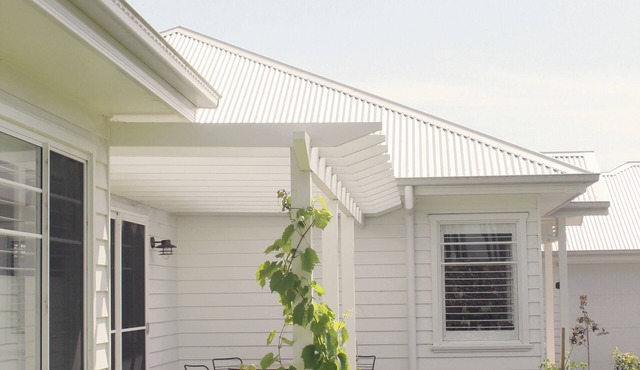 The 'White House' on Tee. Luxury house, close to weddings!