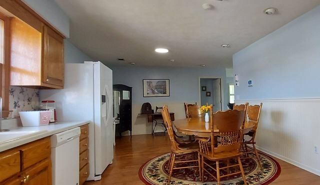 The White House Ranch Guest House: A cozy 2-bedroom cottage in Warm Springs. Ga.