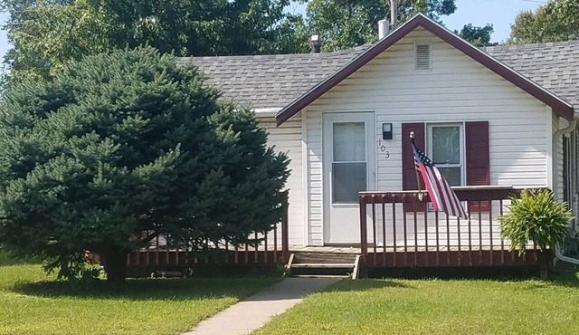 The White House 3 Bedroom home in great location