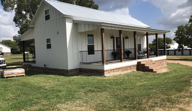 The White Magnolia Cottage