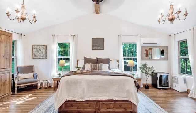 The White Oak Cabin | Adults-Only Mountain Retreat