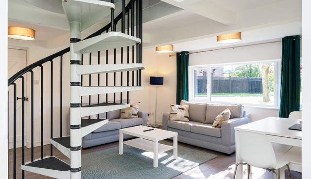 The WhiteCottage at Gildridge wd Hot Tub