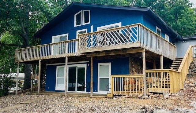 The whole family. On the water! 6 Bedroom