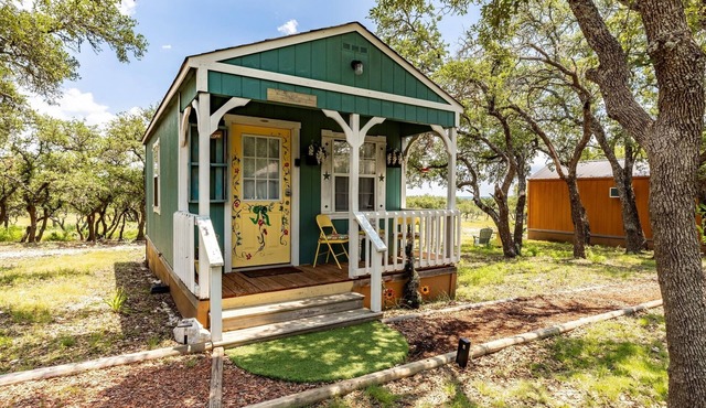 The Wildflower Cabin- Romantic Texas Hill Country cabin for 2 in the woods near Kerrville & Fredericksburg