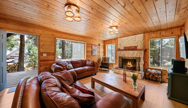 The Wildwood Cabin - Tahoe National Forest