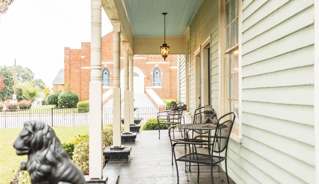 The Wilhite House- Downtown | 3 Bed, 4 Bath