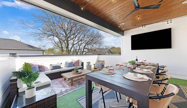 The Willie Speakeasy Game Room + Rooftop