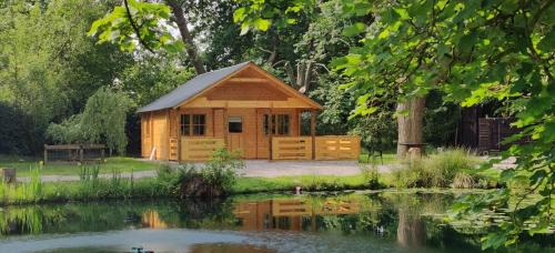 The Willow Cabin - Wild Escapes Wrenbury off grid glamping - ages 12 and over