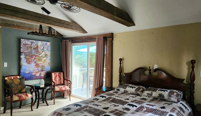 "The Willow", charming B&B suite w/priv. balcony - Crystal Beach/Niagara Falls