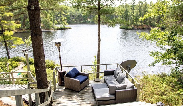 The Willow | Lakefront Cottage | Muskoka