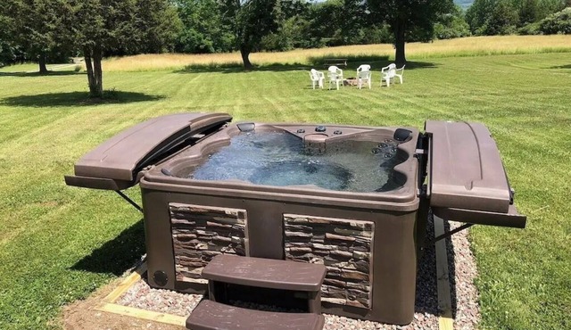 The Willow-Seneca Lake-Countryside-Hot Tub-Wine Trail - Pets, Across Road From Wiemer Vineyard