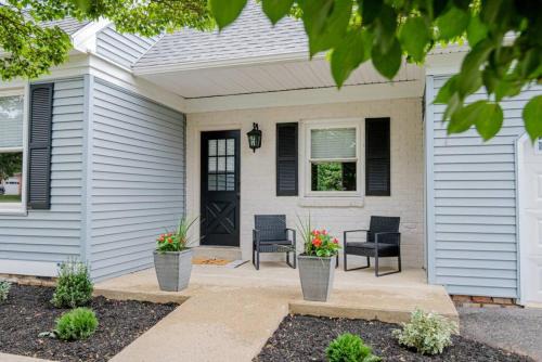The Willowdale Cottage With Hot Tub