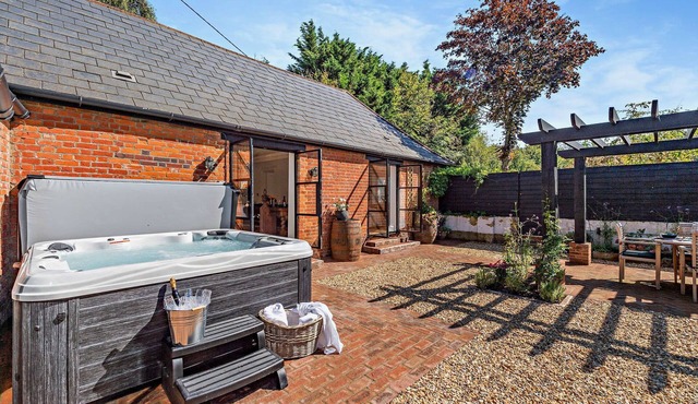 The Willows - a holiday let by Bloom Stays that sleeps 8 guests in 4 bedrooms