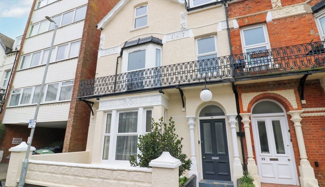 THE WILTONS, family friendly, with a garden in Bexhill-On-Sea