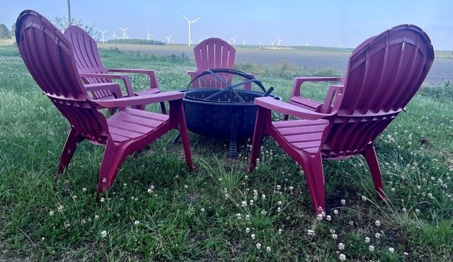 The Windmill House Belvidere NC with NEW Starlink Wifi!
