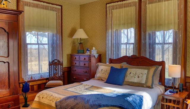 The Windmill Suite at Pella Mansion
