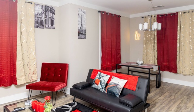 The Wine and Dine Suite **Free Parking/Wifi/Wine