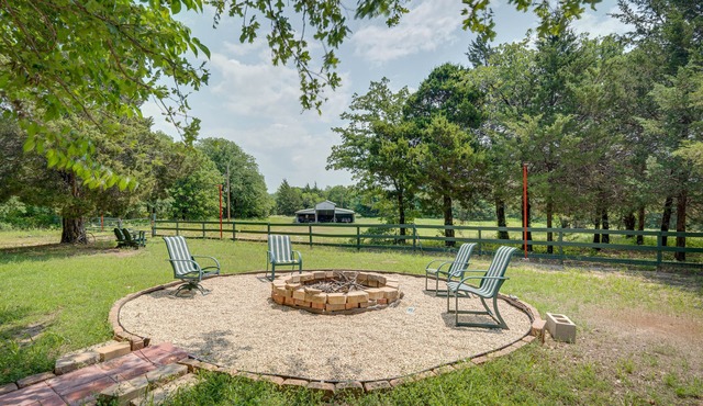 ‘The Winehouse’ Rental in Muenster: Near Wineries!