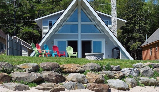 The Winfish House- Steps From Sandy White Beach!