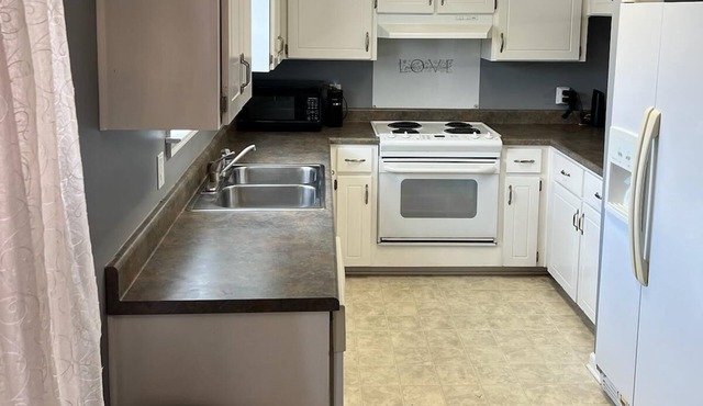 The Wiregrass Home is a 3 bedroom 2 bathroom home that sleeps up to 6 people!