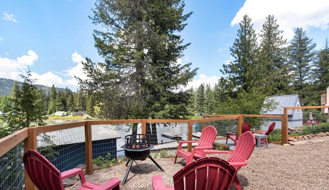 The Wolf Den | A Cozy Rathdrum Voyage