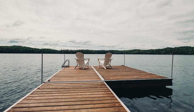 The Wolfe Lake House - Great Wifi by Westport