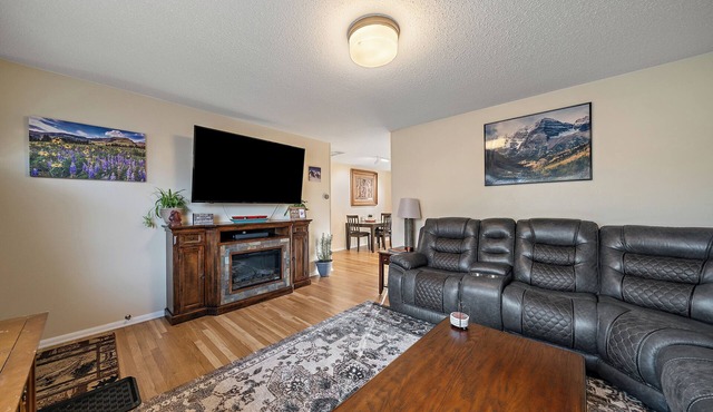 The Wolff St. Den: 3bed 1 bath home in quiet neighborhood.