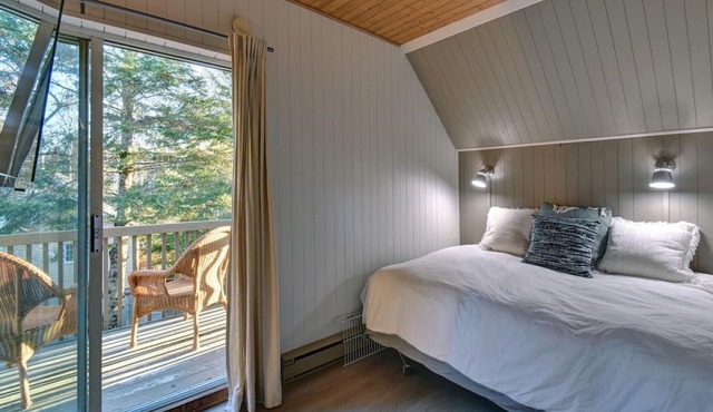 The Woodland Cabin by Instant Suites | Old Village