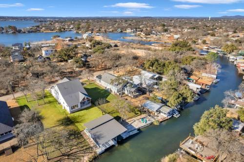 The Woodland Escape with Concierge Services - New Listing