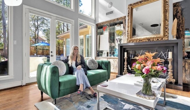 The Woodlands custom home Pool&Spa,private 5bed5bath Dog friendly