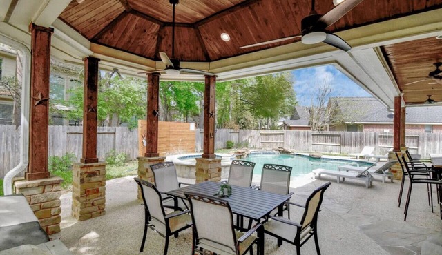 The Woodlands Escape with Heated Pool and GameRoom