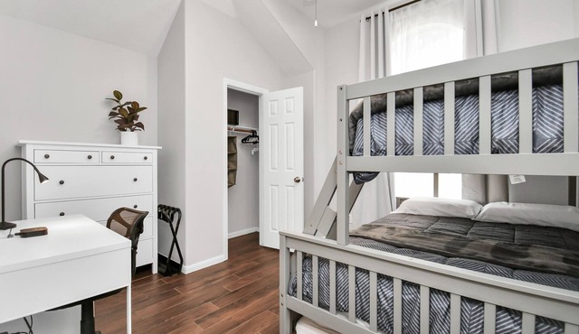 The Woodlands-King Casa Bosque Luxury Retreat