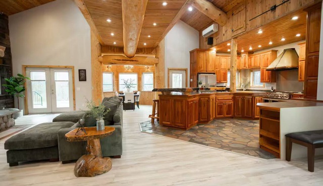 The Woodlands Lodge
