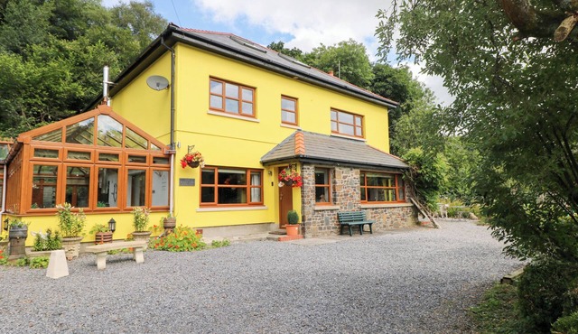 THE WOODLANDS LOWER LEVEL, family friendly in Stepaside