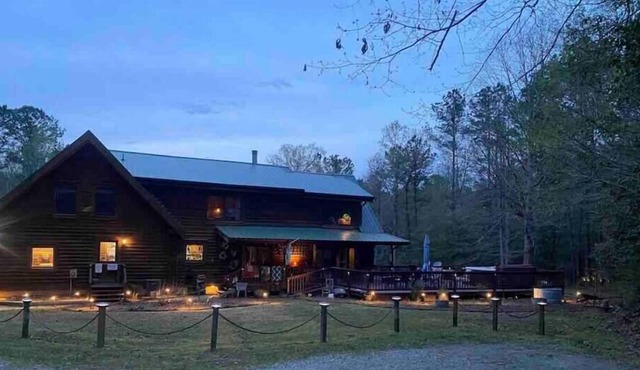The Woodlands Private, peaceful, secluded log home