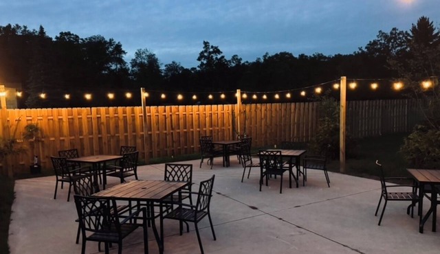 The Woods Suite #306 Free Arcade, Movie Theater, Patio Area, Playground and more
