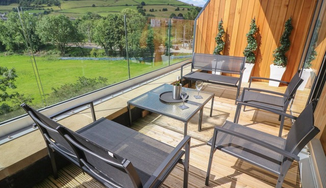 THE WORKS, family friendly, luxury holiday cottage in Cononley