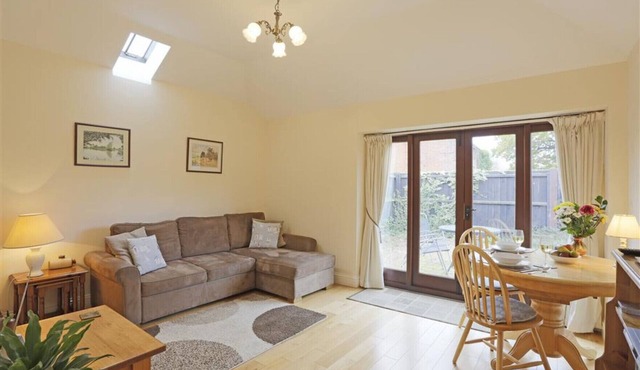 The Workshop - One Bedroom House, Sleeps 2