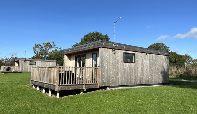 THE WREN, pet friendly, character holiday cottage in Wem