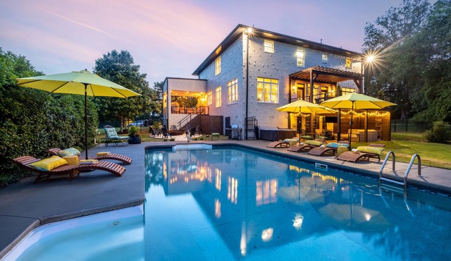 The Wright Place-Private Country Estate 25/min to DT G-Ville. Pool/Hottub!