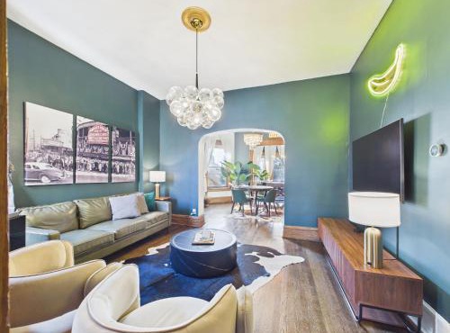 The Wrigleyville Art Deco Executive Suite Garage